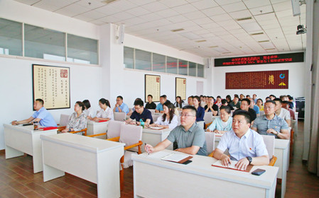 標題：中國農(nóng)機院黨委委員、副總經(jīng)理，呼和浩特分院黨委書記、董事長王振華講授黨課
瀏覽次數(shù)：949
發(fā)表時間：2024-06-26